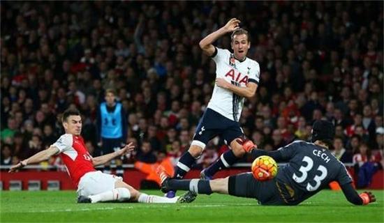 一位曾经在 一位曾经在